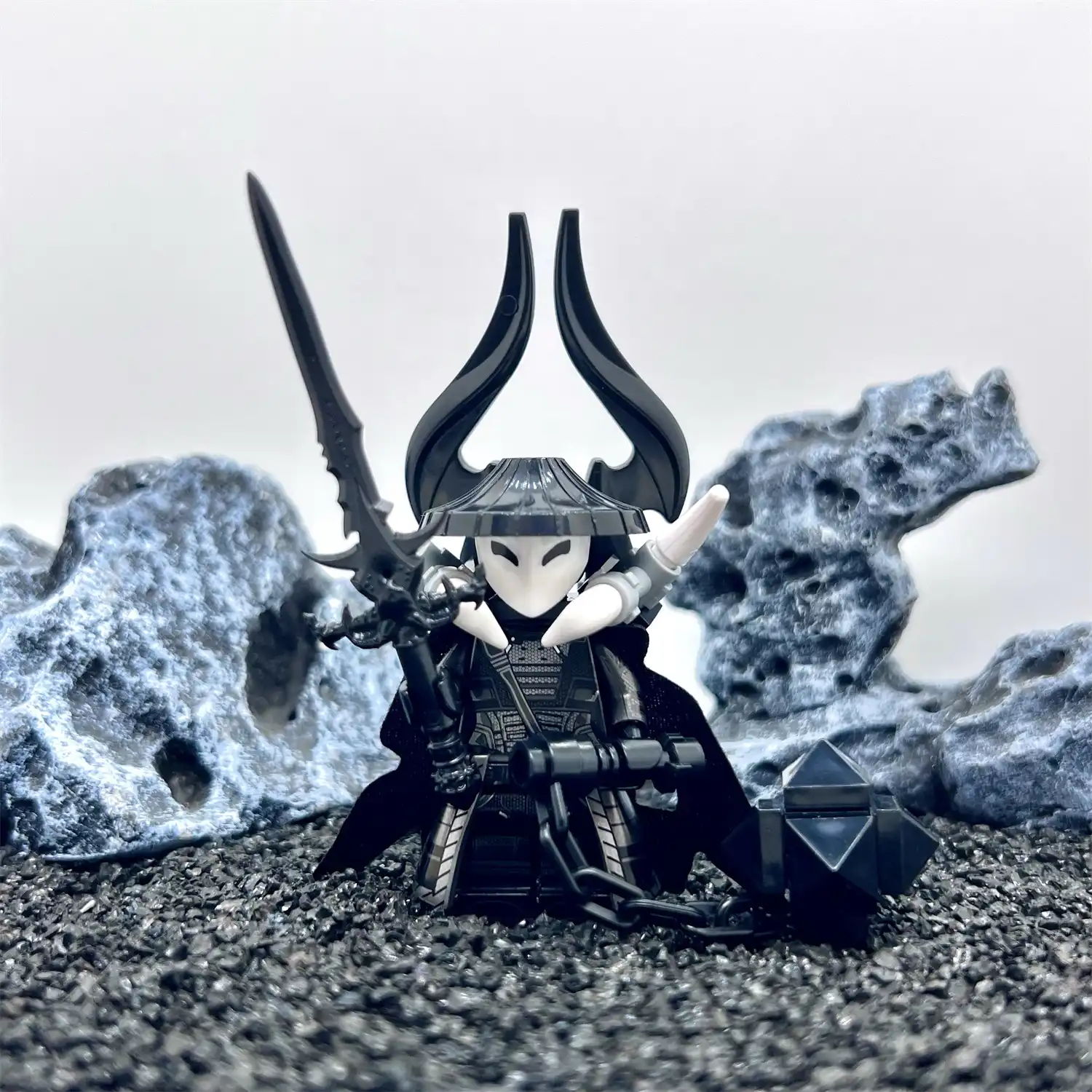 Minifigure – Ghost Faced Swordsman (LEGO Alternative)